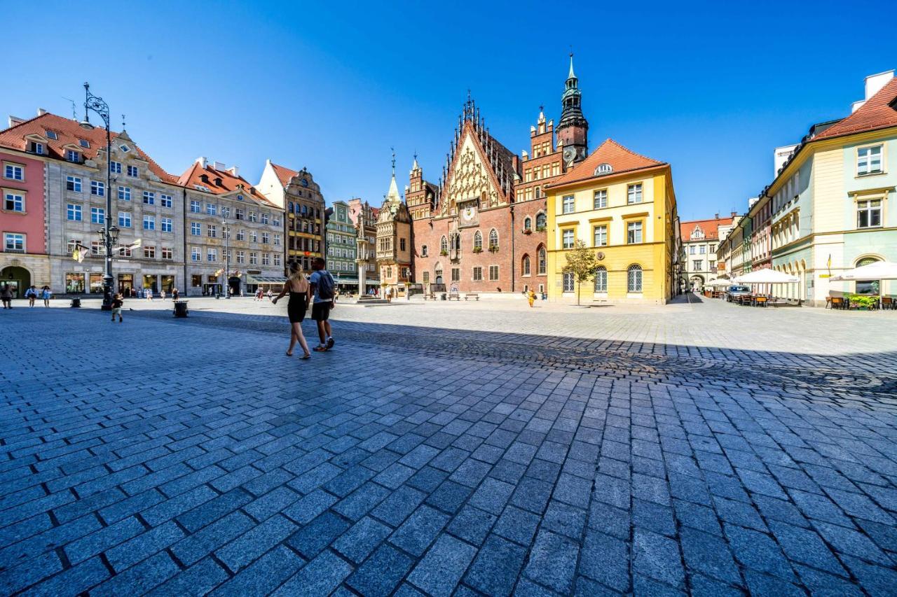 Rynek 45 *